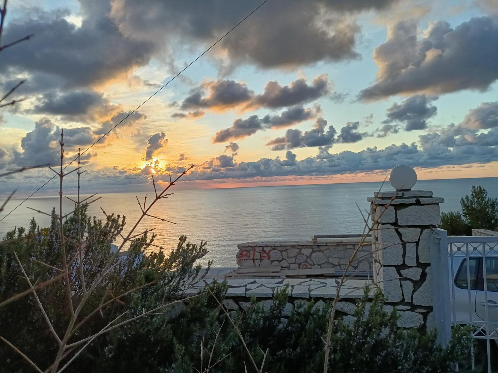 Vila Deep Blue-Apartment Selana Sea View Ayios Nikitas Bagian luar foto