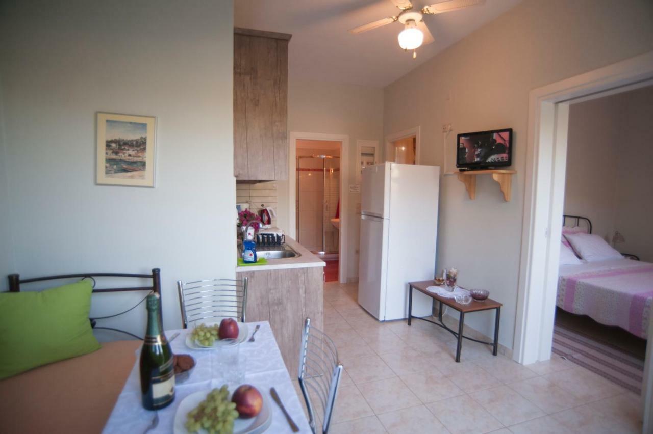 Vila Deep Blue-Apartment Selana Sea View Ayios Nikitas Bagian luar foto